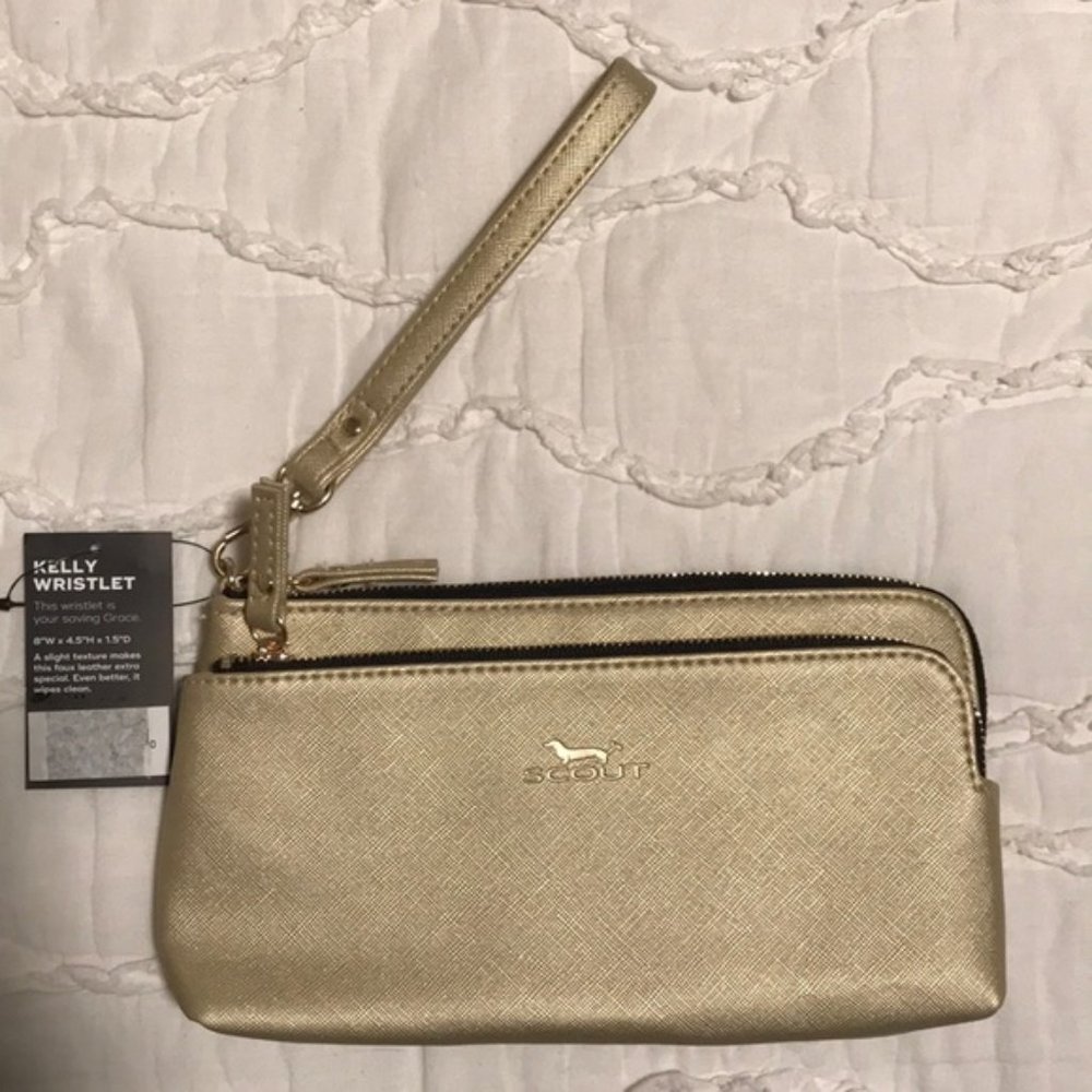 NWT Scout Kelly wristlet